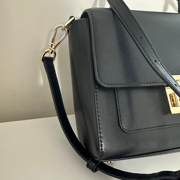 MICHAEL KORS: MINDY Medium Satchel - Picture 4 of 16